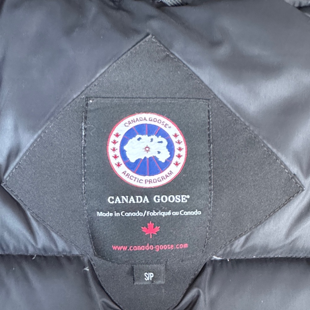 Canada Goose Citadel Parka - Ultimate winter  Confort & Style - Picture 4 of 6